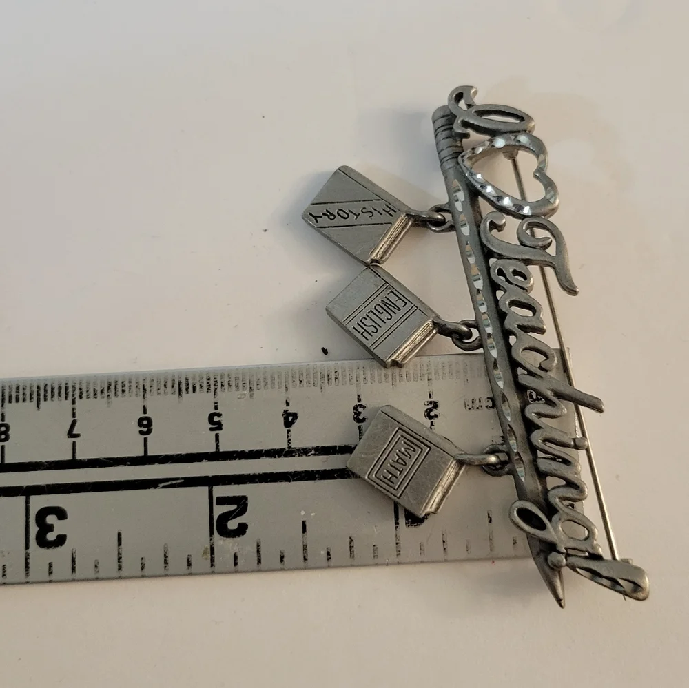 JJ I ♡ Teachers Bar Brooch Pewter